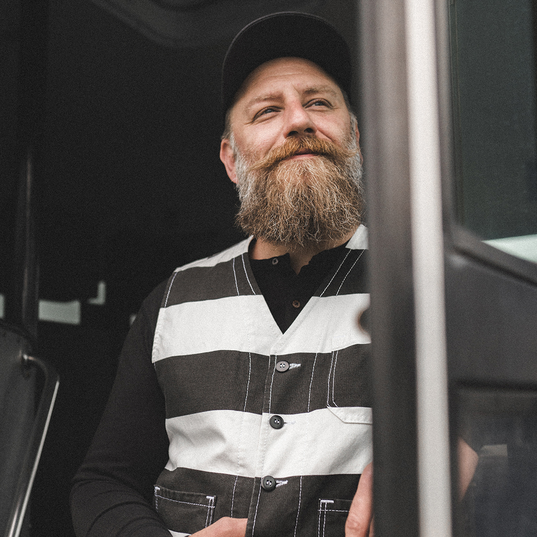 Bearded Man with Roamer Vest Alcatraz White