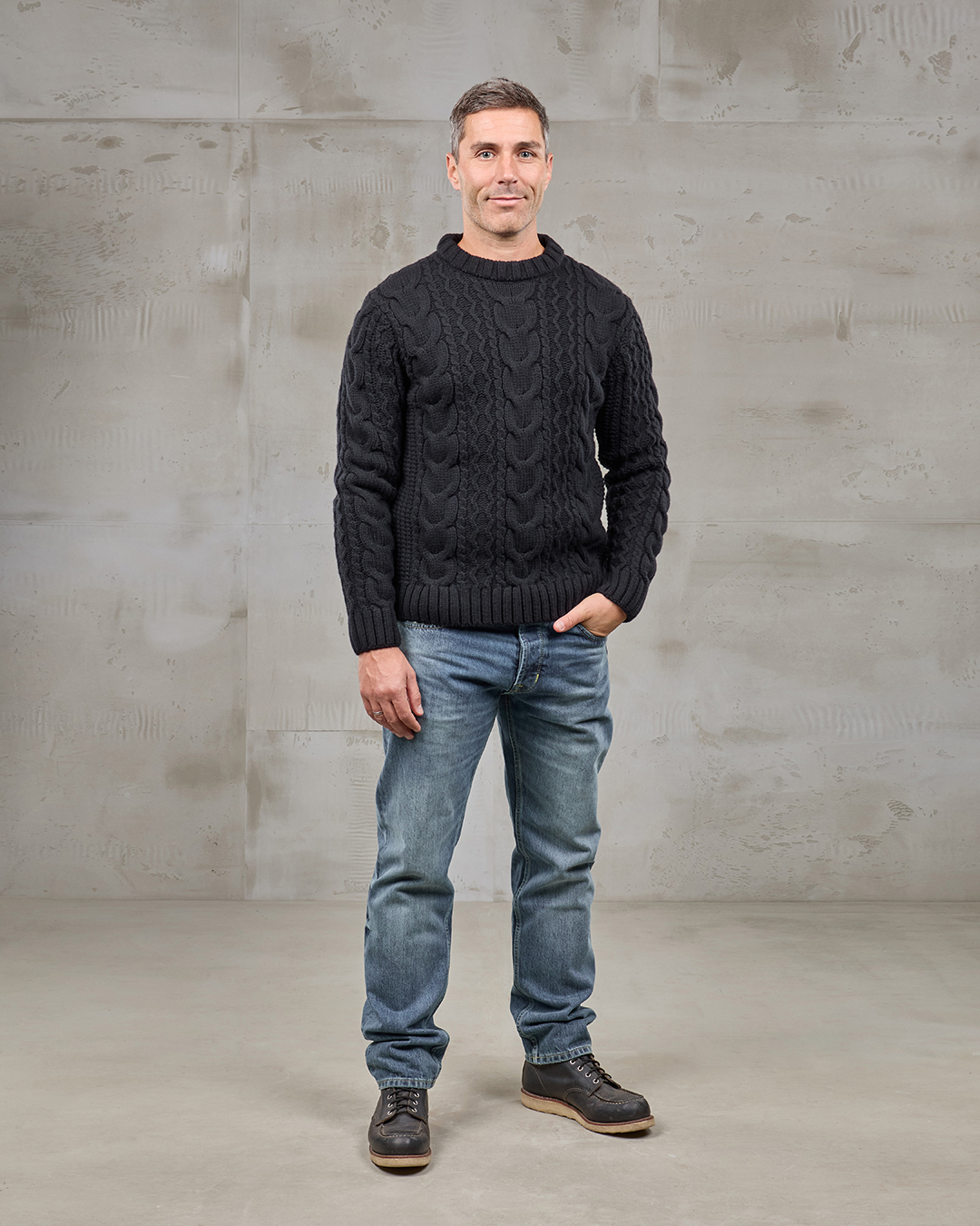 1946 Mountaineer Sweater Black