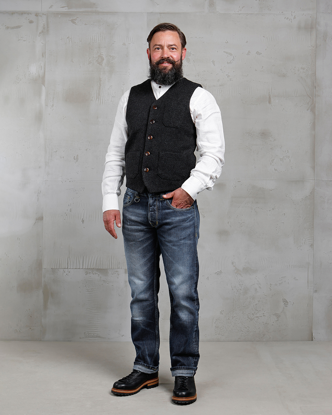 1937 Roamer Vest Beaver black