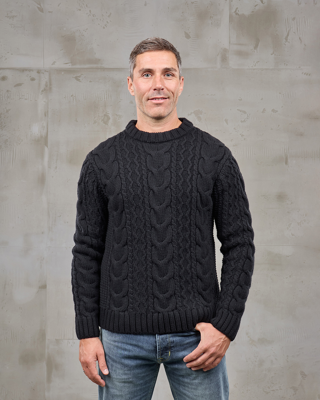 1946 Mountaineer Sweater Black