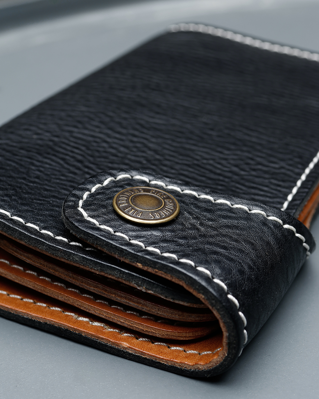 1937 Roamer Wallet Seal Black