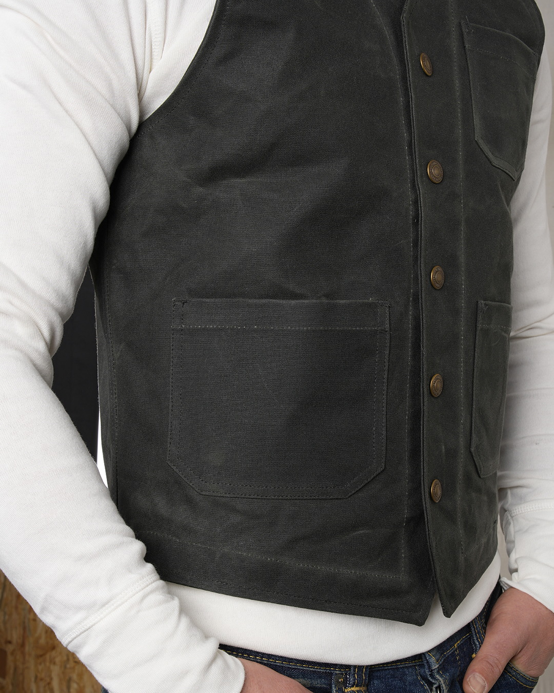 1937 Roamer Vest waxed olive