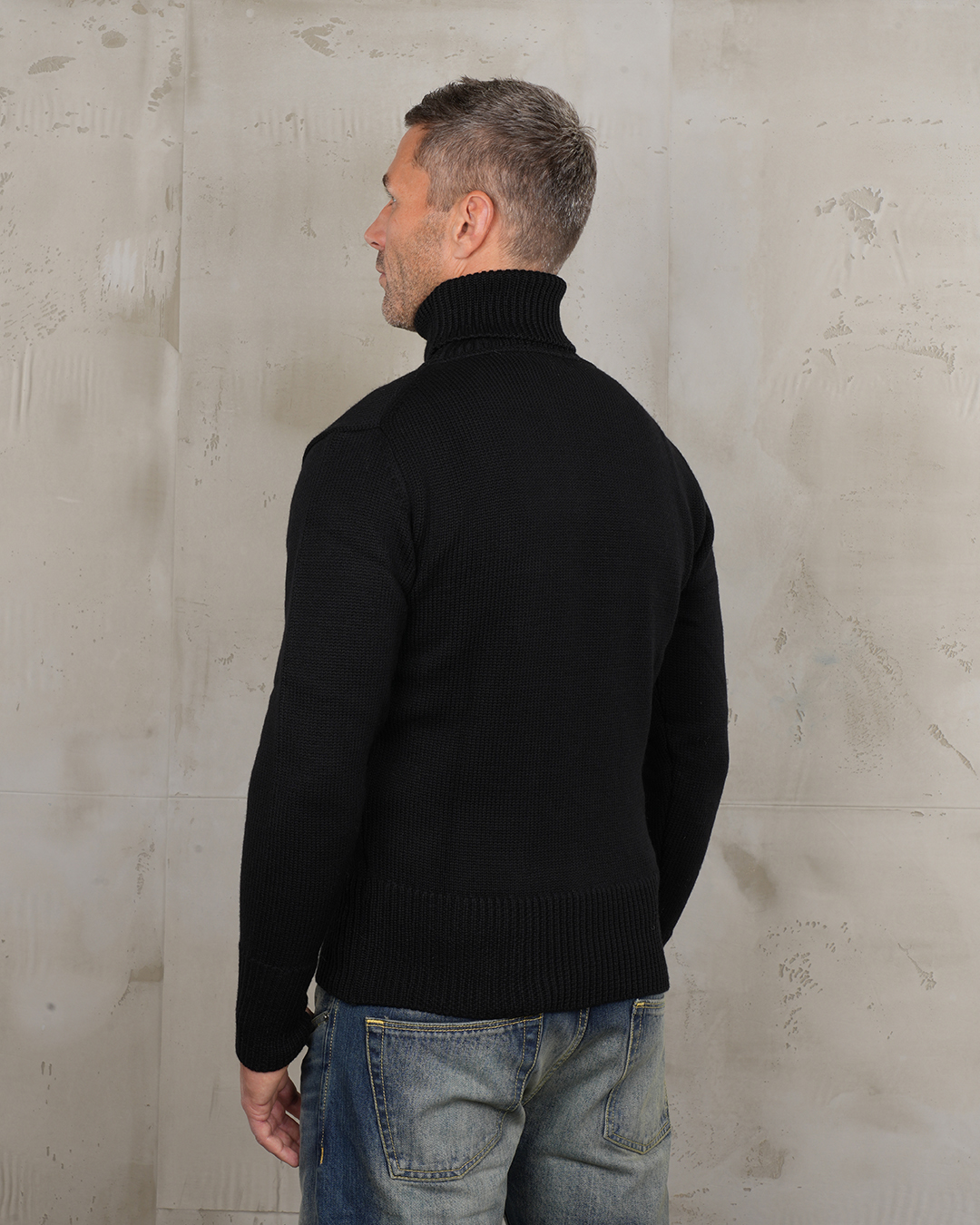 1923 Turtle Neck Black