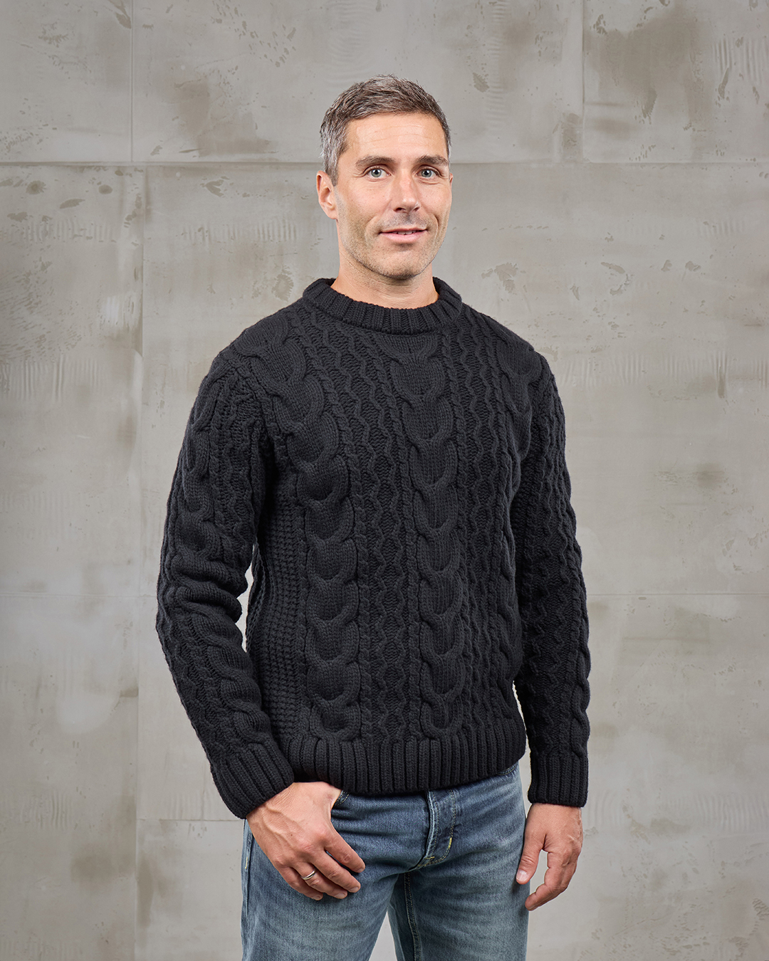 1946 Mountaineer Sweater Black