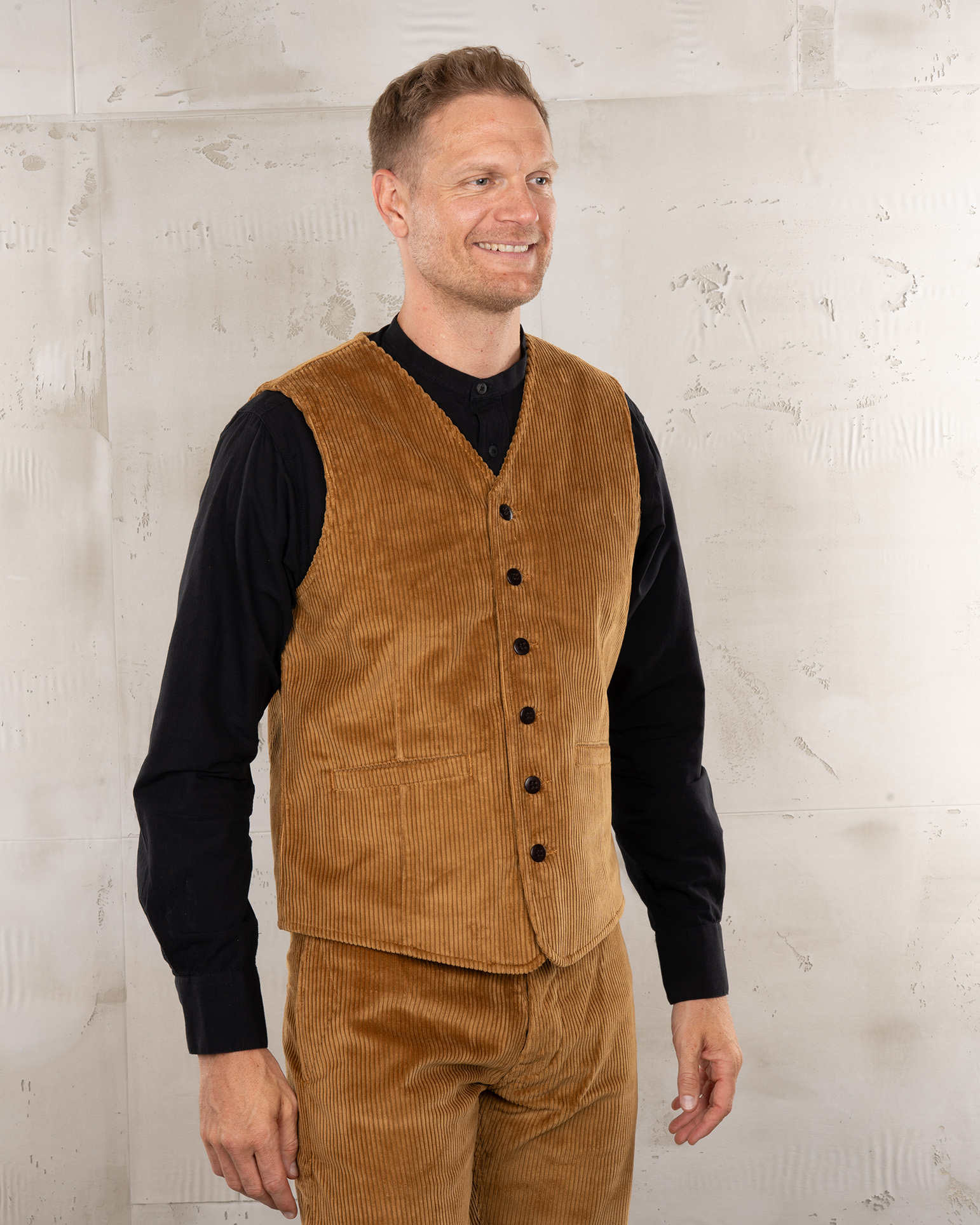 1905 Hauler Vest Goliath Cord Mustard