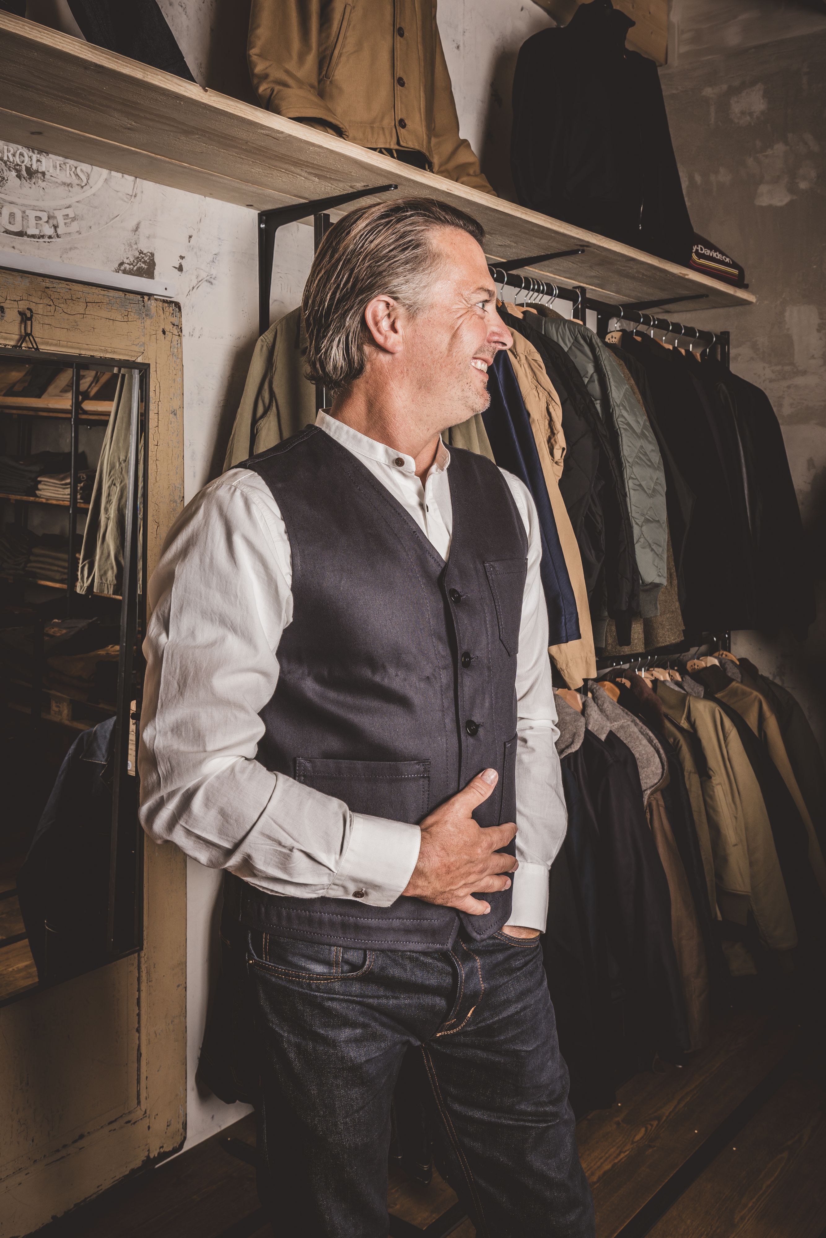 1937 Roamer Vest Elephant Skin asphalt grey