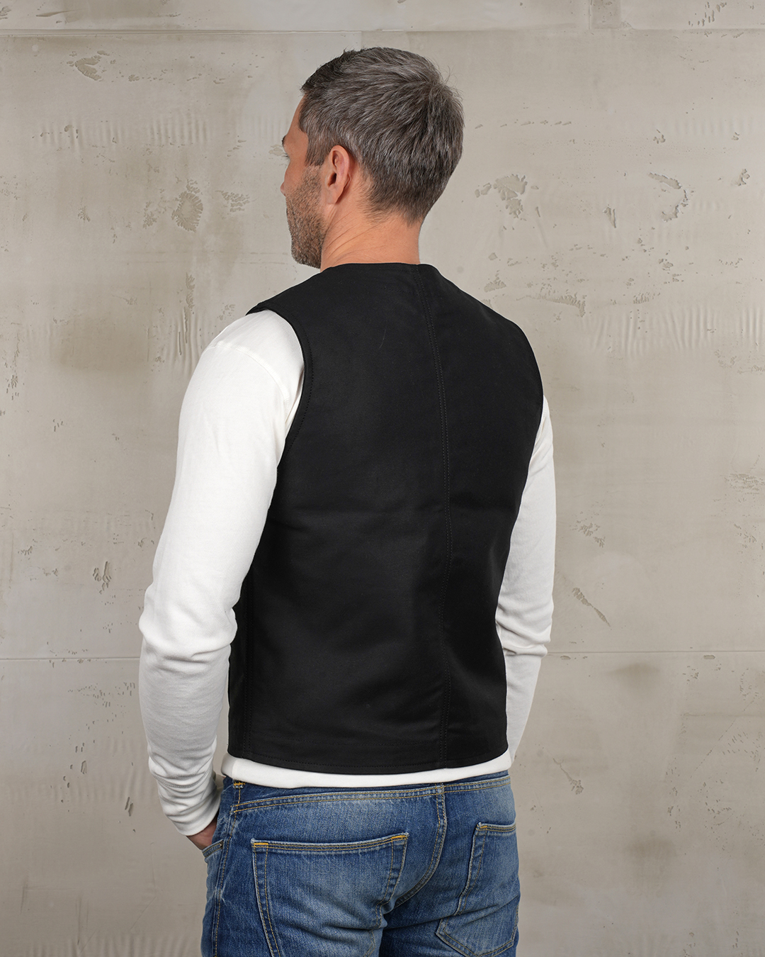 1937 Roamer Vest Elephant Skin Black